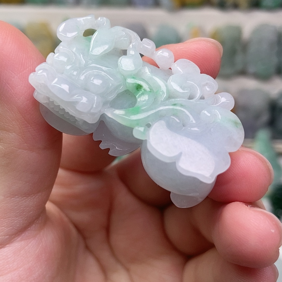 翡翠未镶嵌吊坠(赠链)