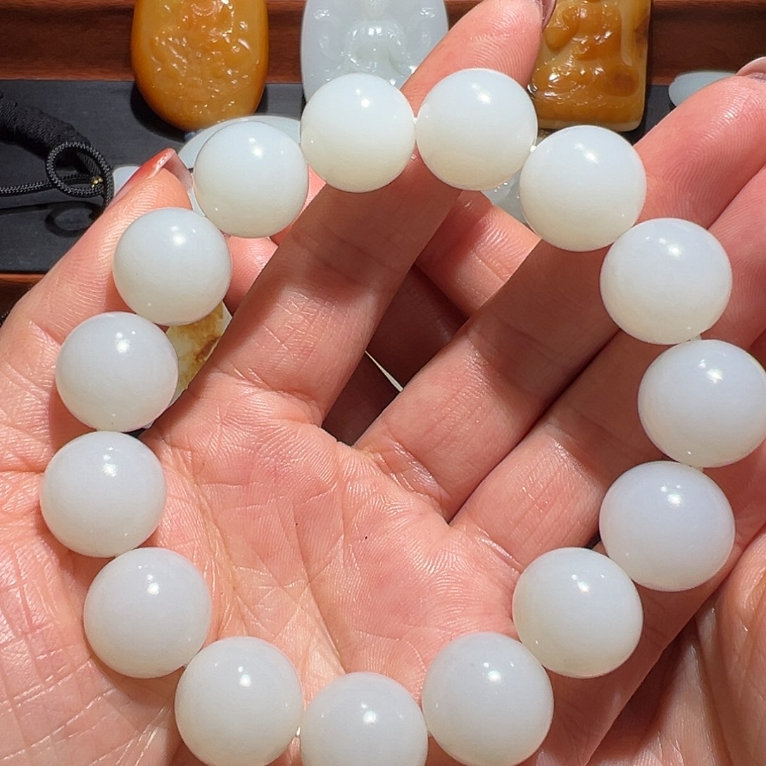 和田玉未镶嵌手串