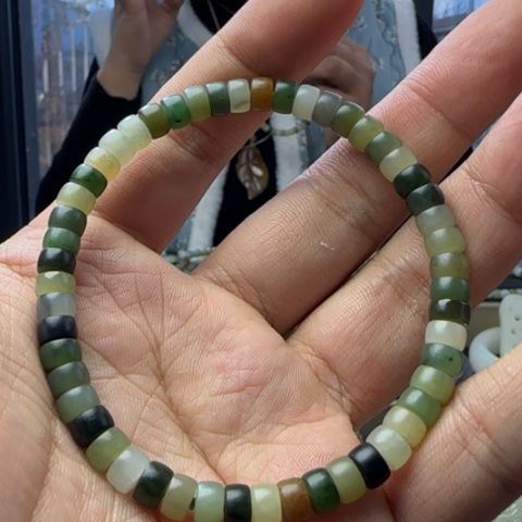 和田玉手链未镶嵌6*4