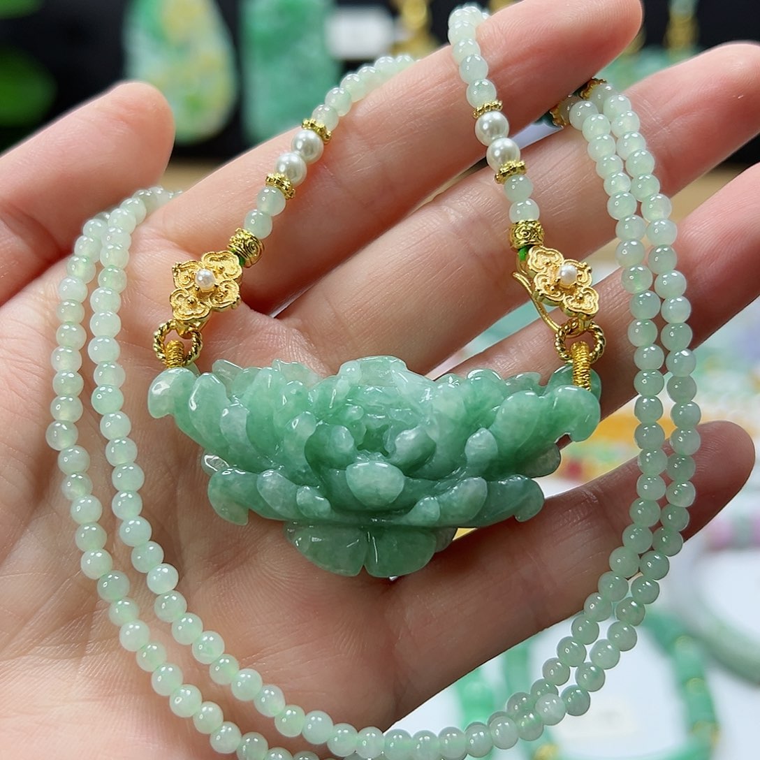 颈饰未镶嵌翡翠吊坠