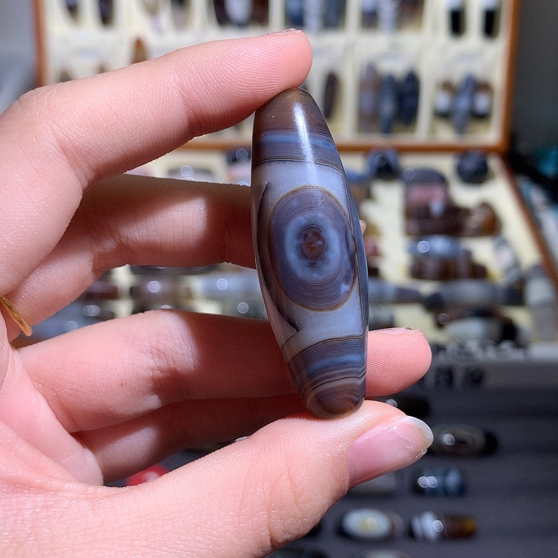 轩***轩玛瑙/玉髓未镶嵌颈饰