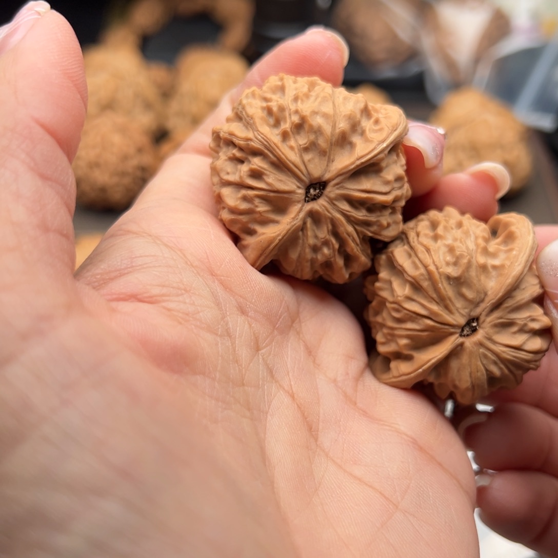 文玩核桃把件金牛40