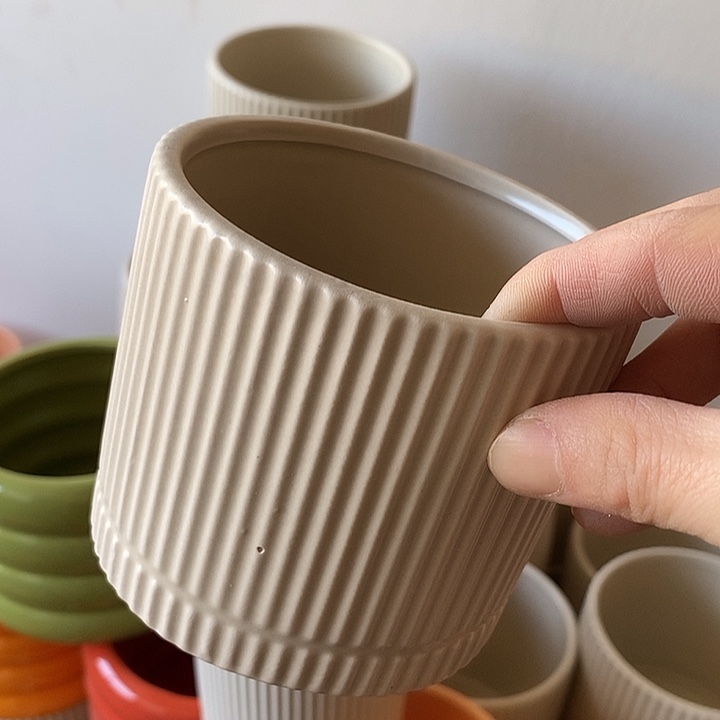 陶盆有孔 瑕疵针孔漏釉介意勿拍外口 10高9