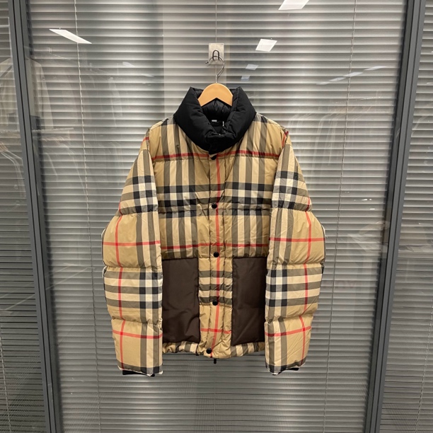 未使用 BURBERRY/博柏利 新款经典格纹拼接口袋羽绒服 m码#10135