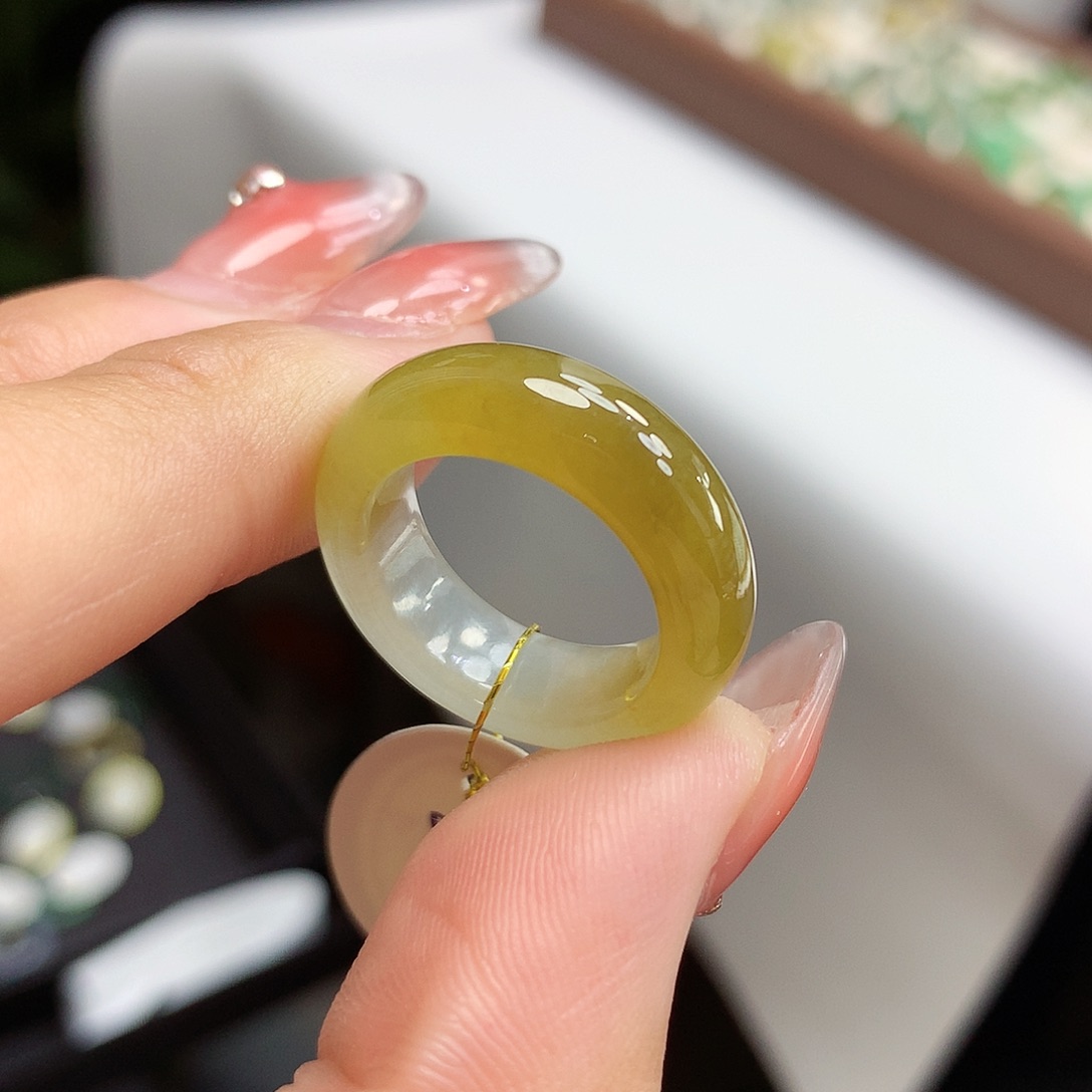 翡翠戒指未镶嵌12.13号