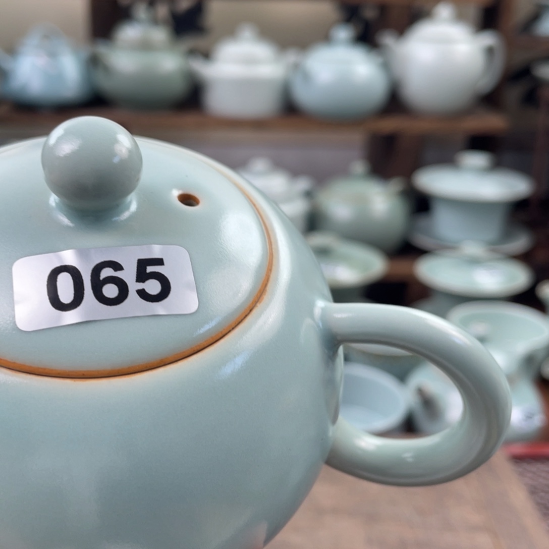 书***妍陶微瑕065仿古………………