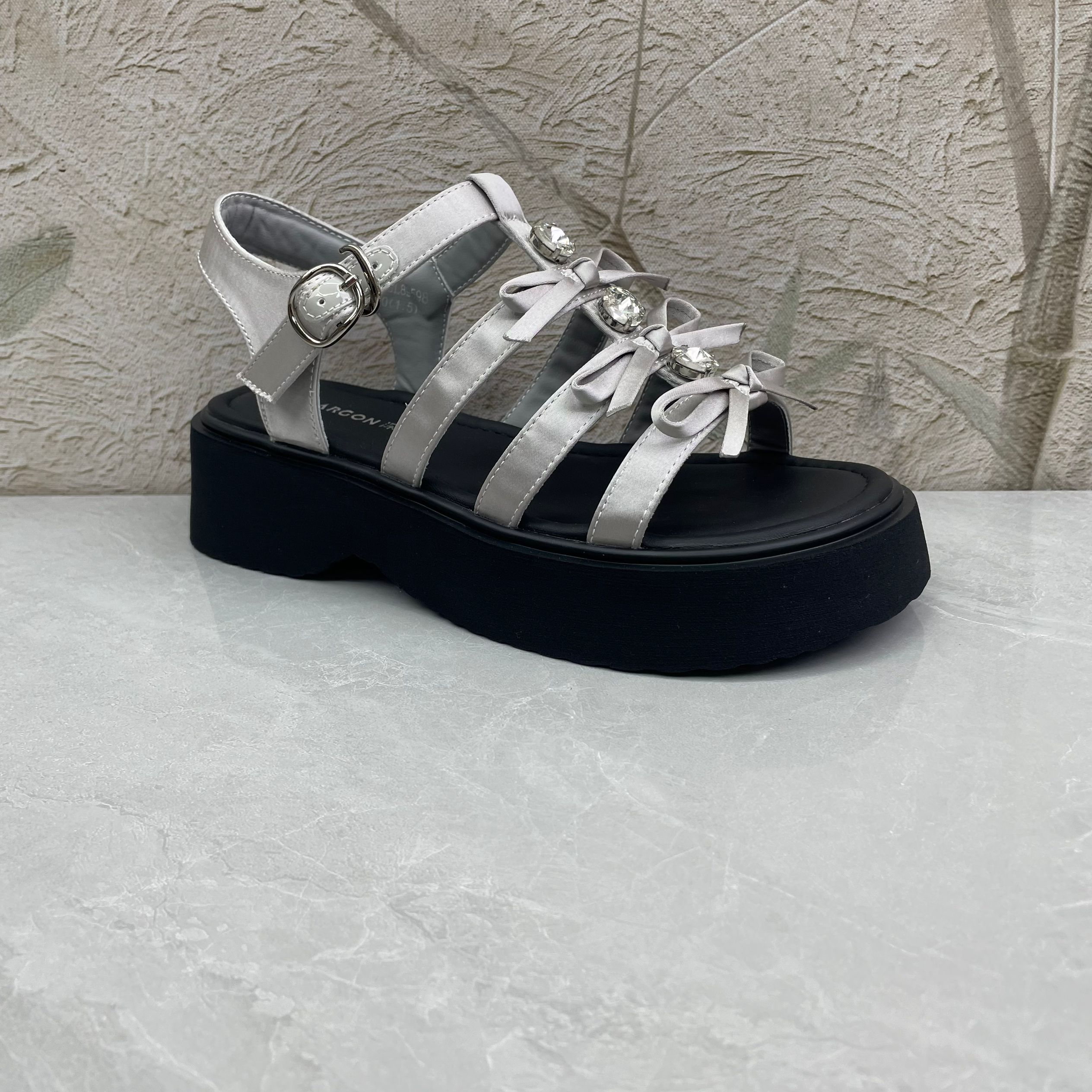 凉鞋女    89598(孤品)f区38码