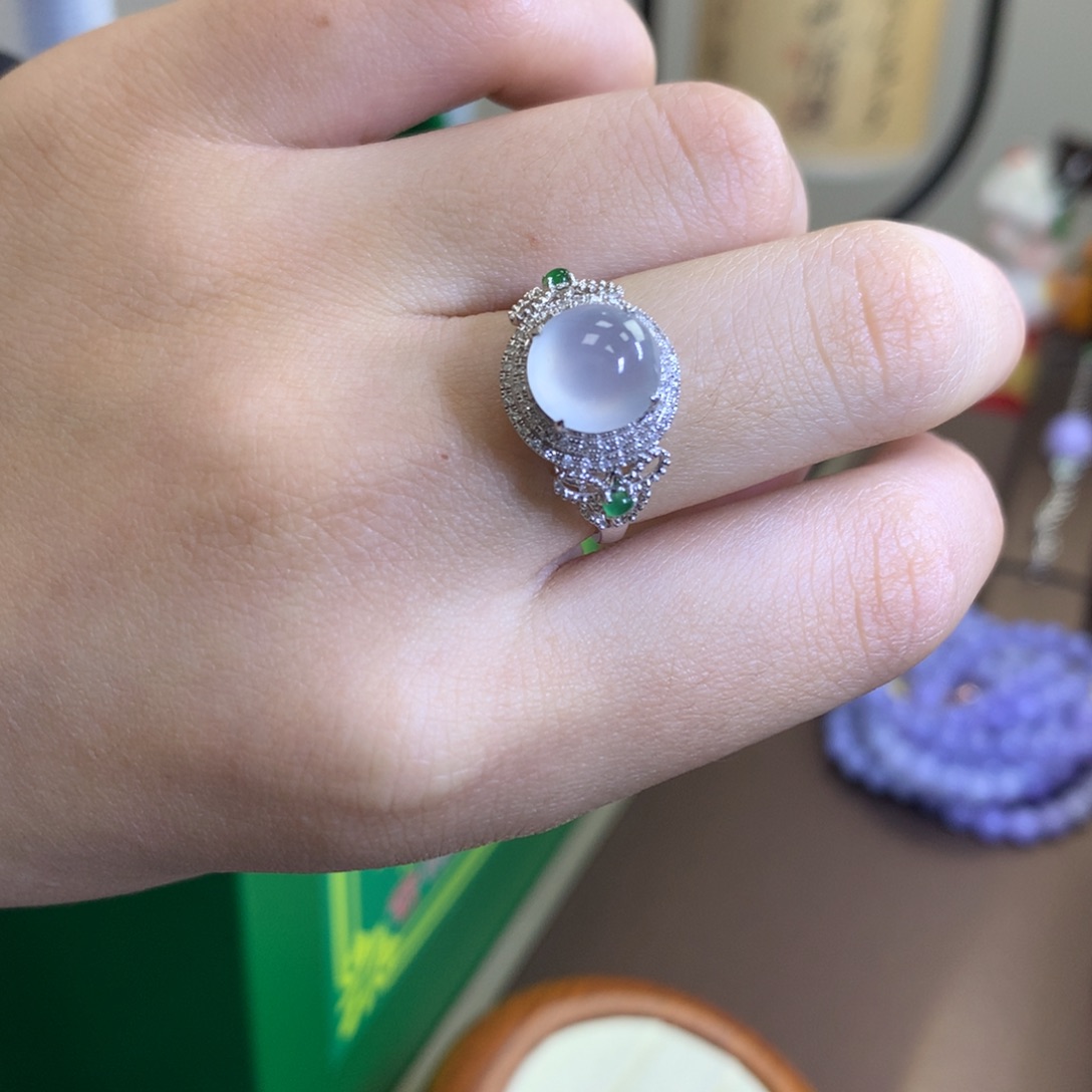 翡翠颈饰18K金镶嵌翡翠