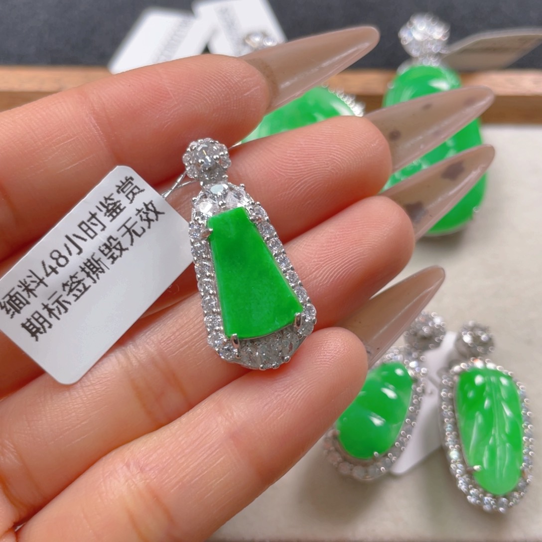 翡翠颈饰银S925镶嵌翡翠