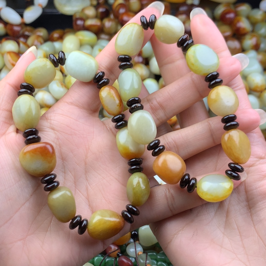 丰***年和田玉未镶嵌手链