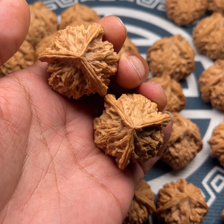 文玩核桃吊坠嘟**嘟盘山三棱