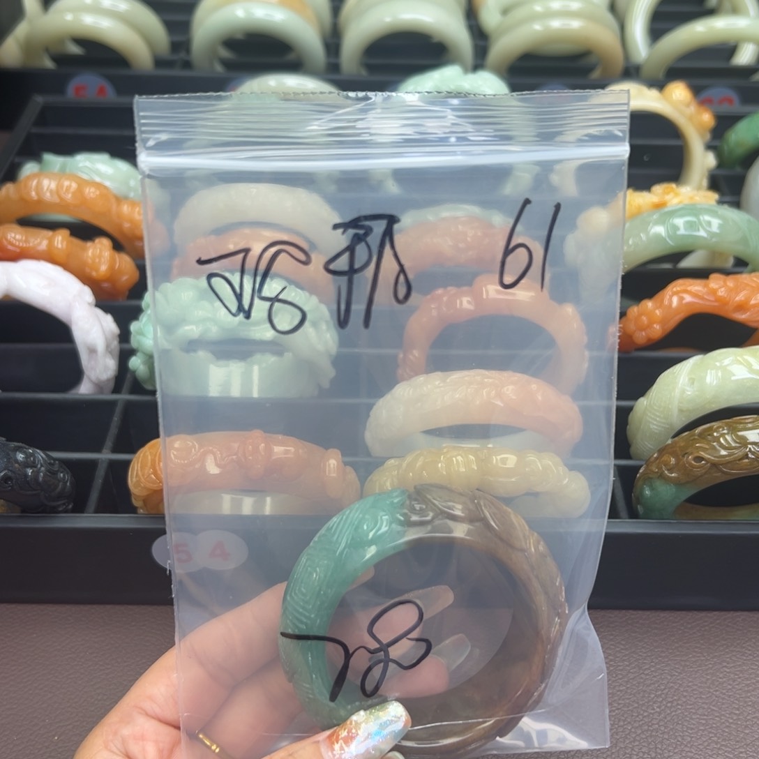 石英质玉手镯未镶嵌玛*