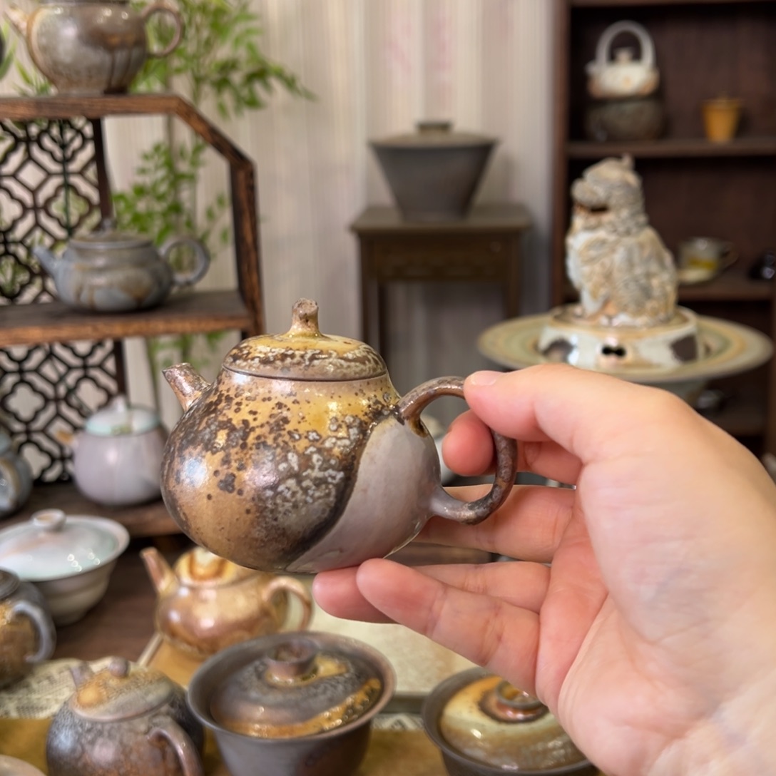 16中白窑藏茄瓜壶