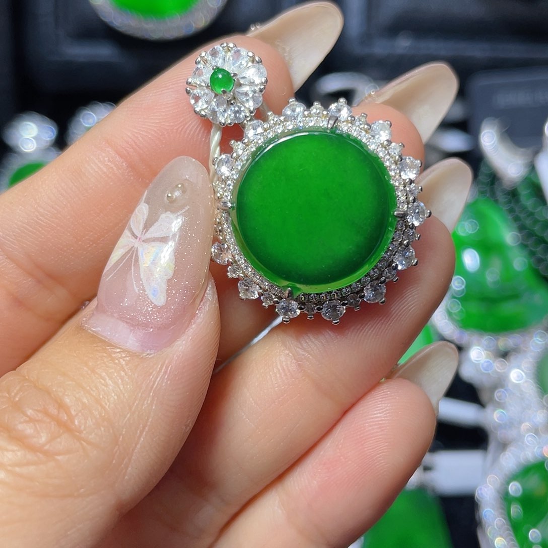 翡翠颈饰银S925镶嵌翡翠