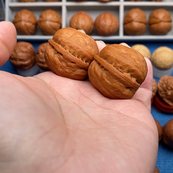 文玩核桃把件至尊蟾