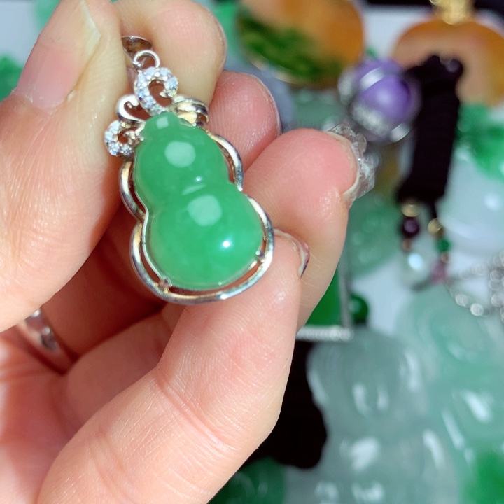 翡翠吊坠(不含链)未镶嵌