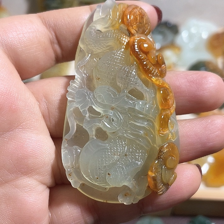 岫玉吊坠(赠链)未镶嵌