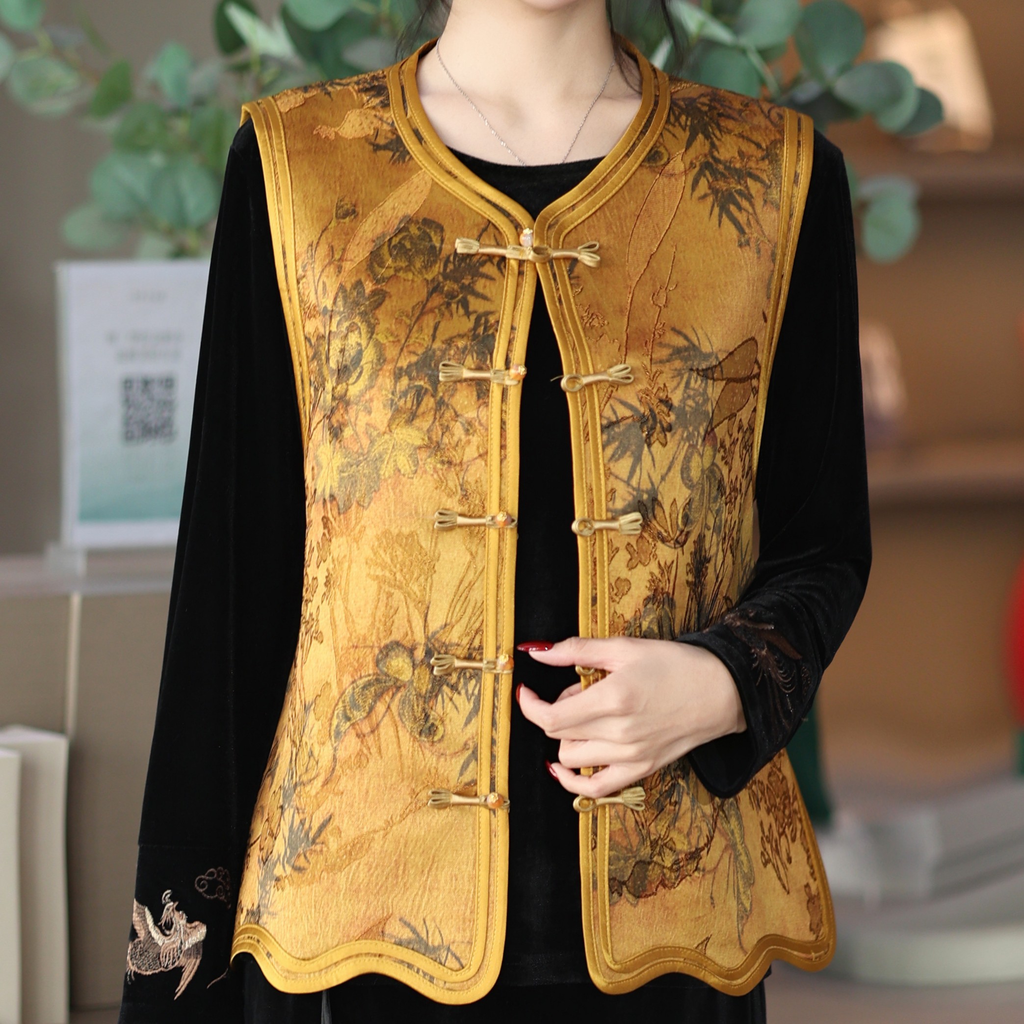 新中式国风复古马甲妈妈中老年系扣花色气质简约无袖马甲水墨画