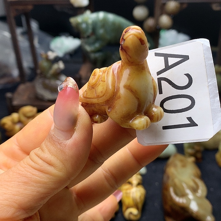 和田玉未镶嵌车挂