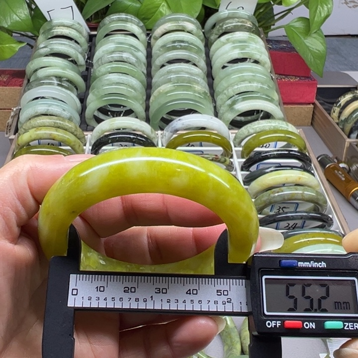 蛇纹石玉未镶嵌手镯4