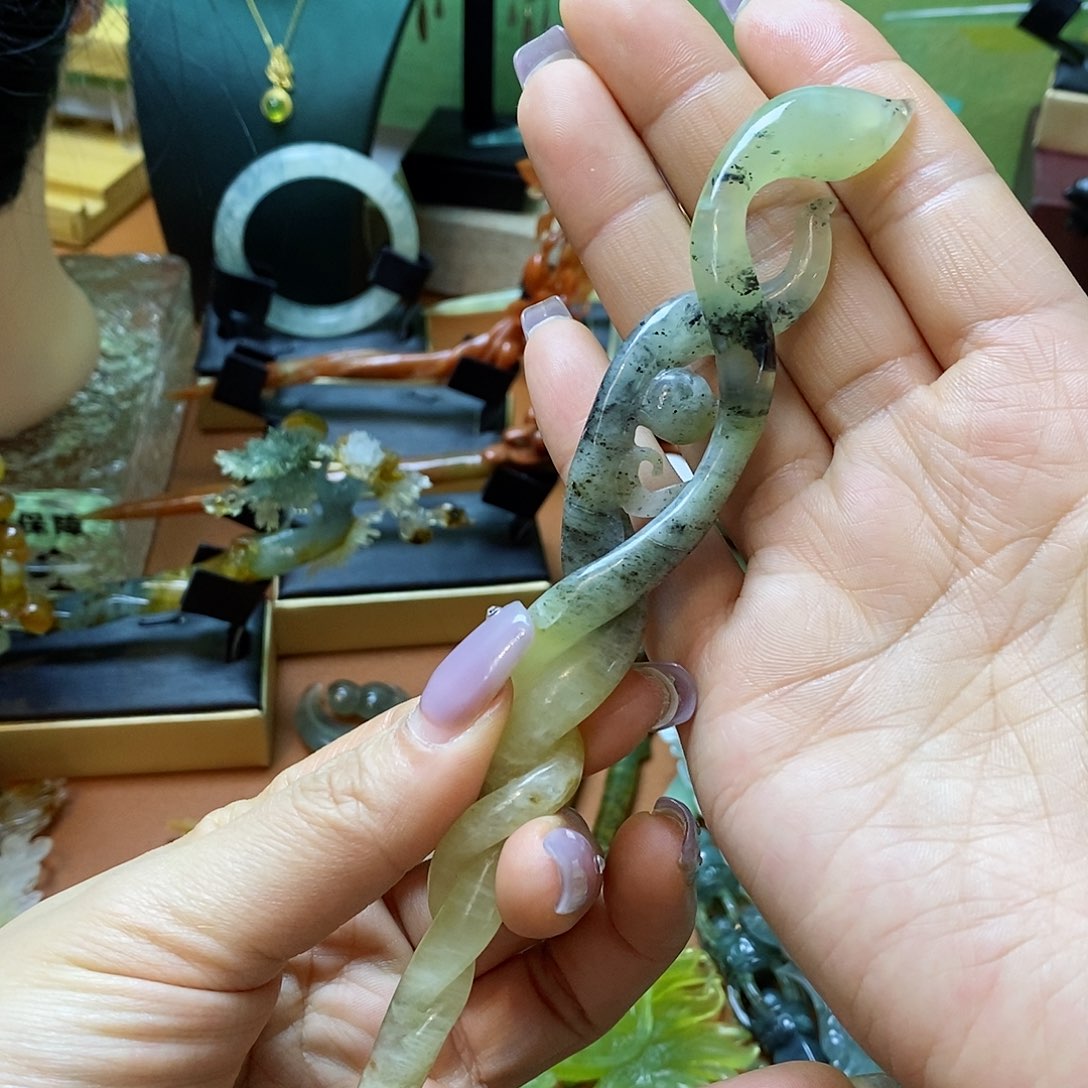 蛇纹石玉发簪未镶嵌