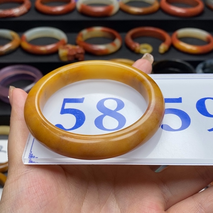 石英质玉（黄龙玉）手镯未镶嵌