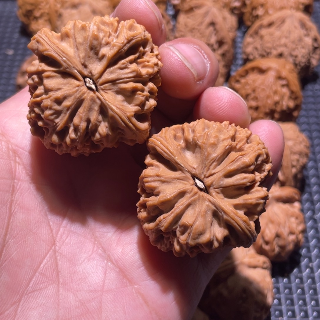 A***r吊坠文玩核桃40南疆石有修