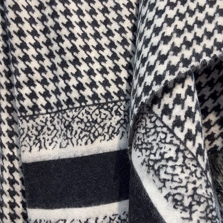 琪***琪纯羊绒保暖D千鸟格