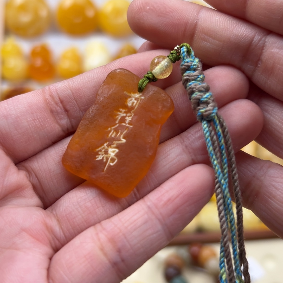 蜜蜡未镶嵌颈饰蜜蜡