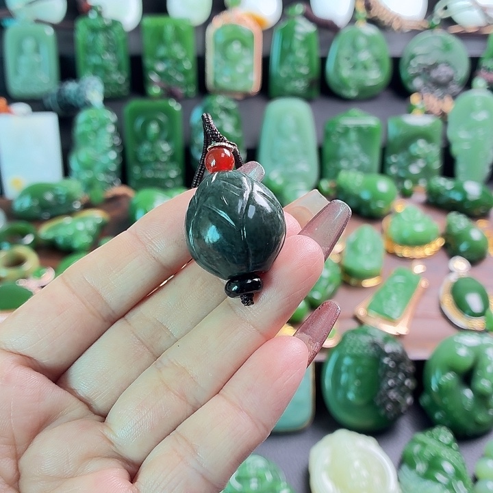 ****糊和田玉未镶嵌挂件