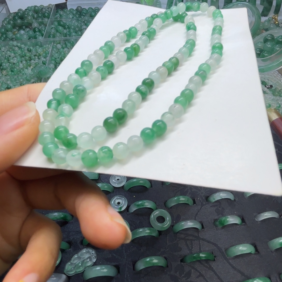 石英质玉（非洲翠）未镶嵌散珠卡5项链手链一款多戴
