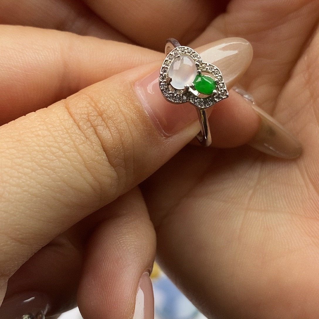 翡翠未镶嵌戒指翡翠