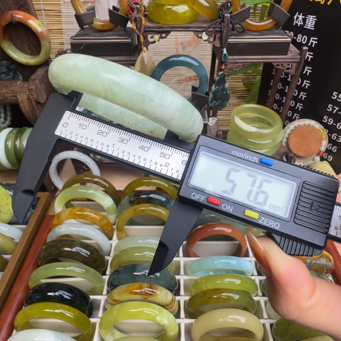 岫玉未镶嵌手镯默认微瑕无科技
