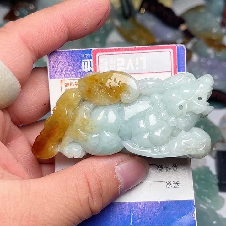 翡翠颈饰未镶嵌貔貅