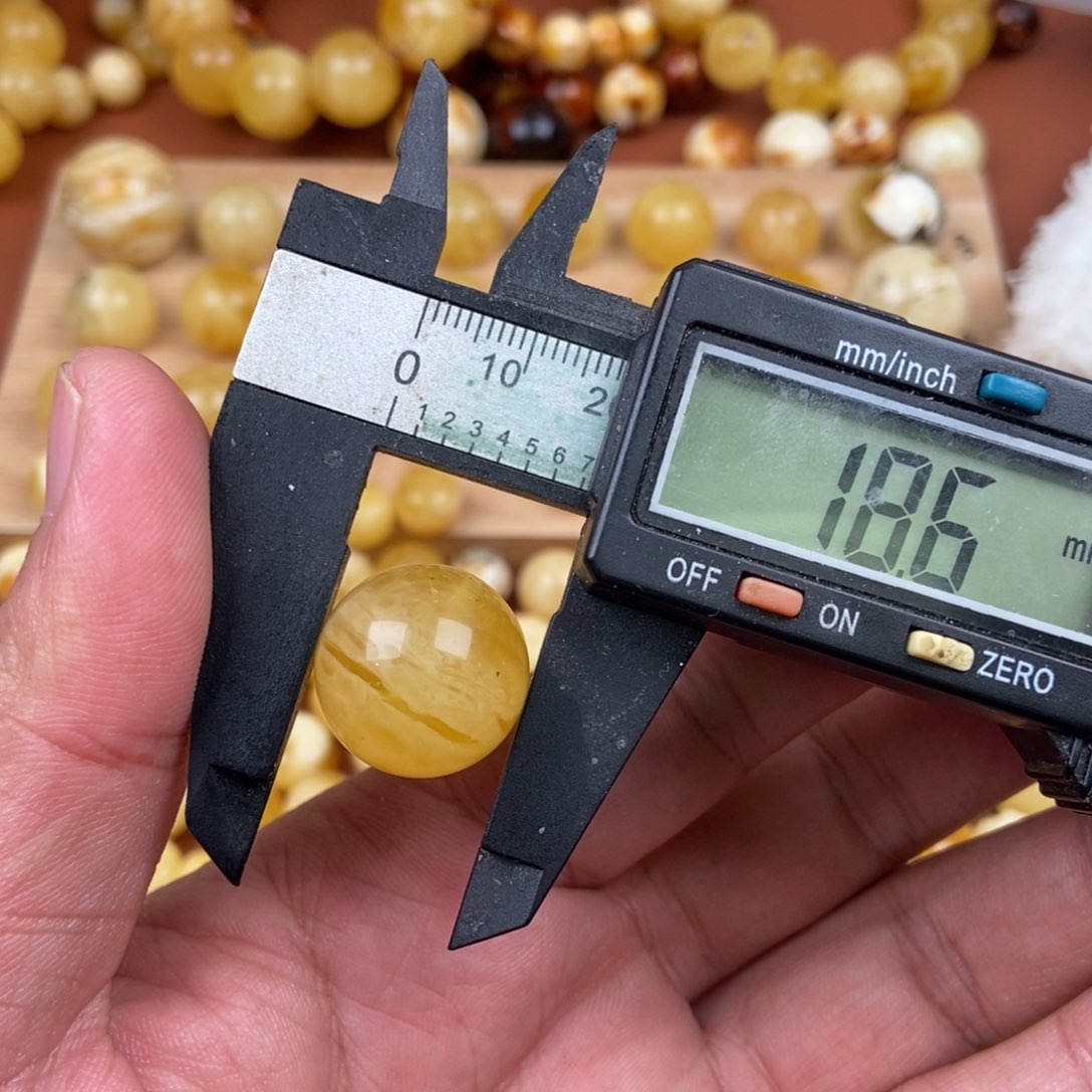 蜜蜡裸石未镶嵌蜜蜡