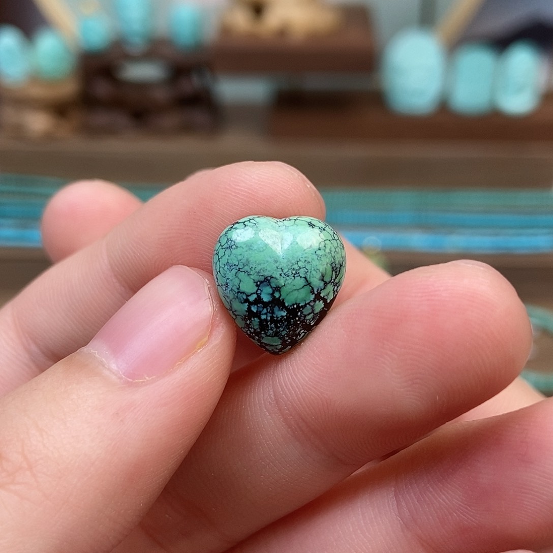 绿松石雕刻未镶嵌