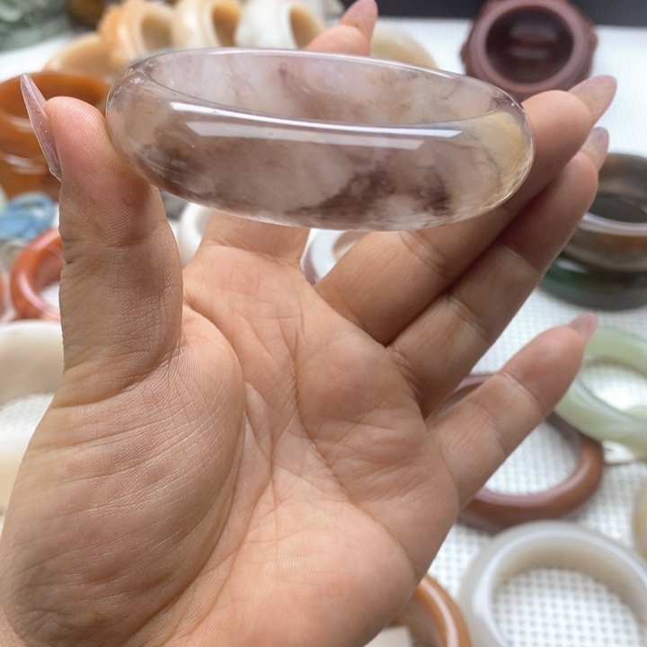 石英质玉手镯未镶嵌