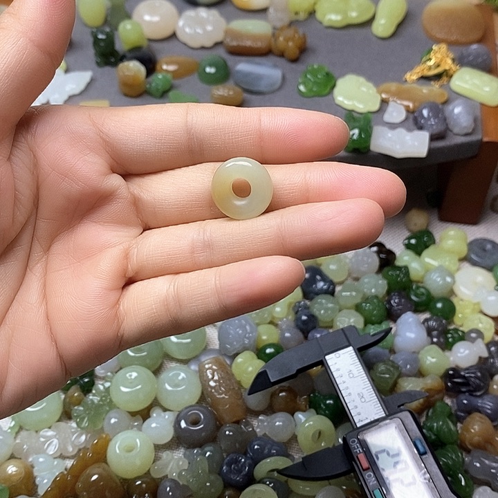 未镶嵌和田玉挂件甜甜圈