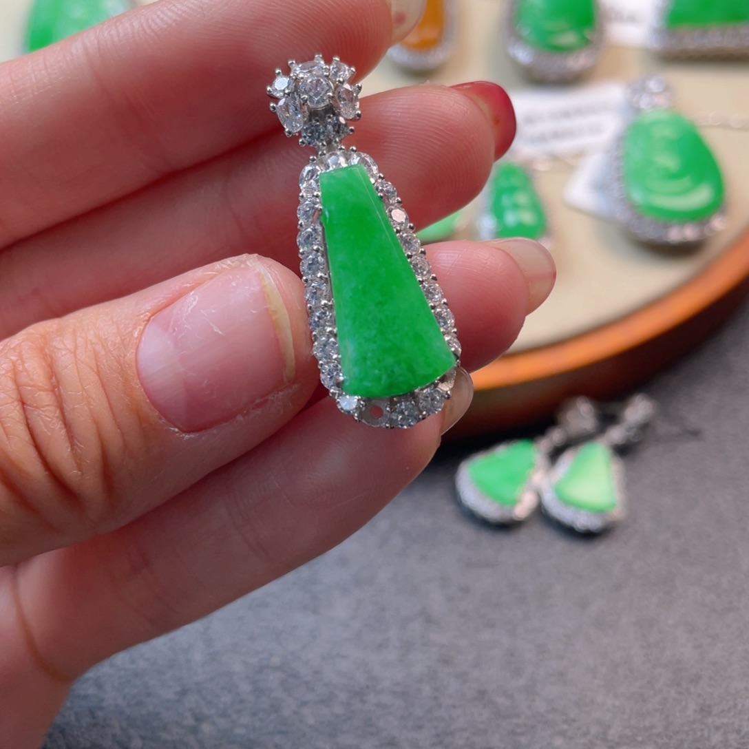 翡翠吊坠(不含链)银S925镶嵌松**发