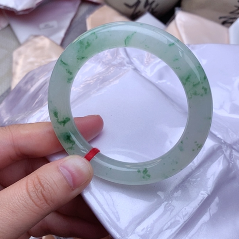【闪购商品】翡翠未镶嵌手镯55冰圆条