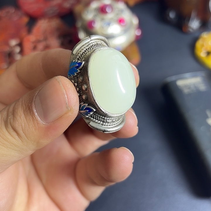 白玉菩提把件一个