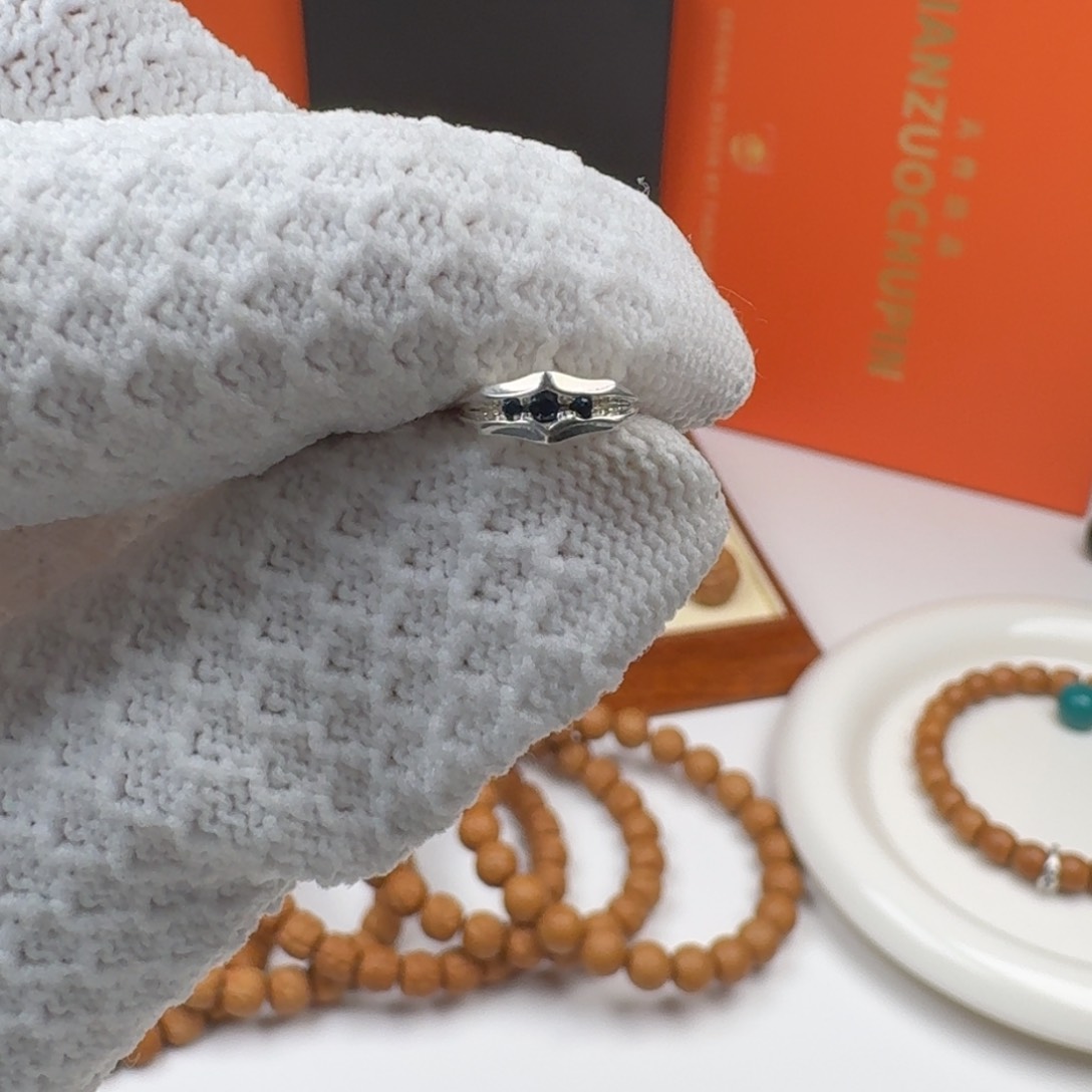 猴头核桃手串银卡环