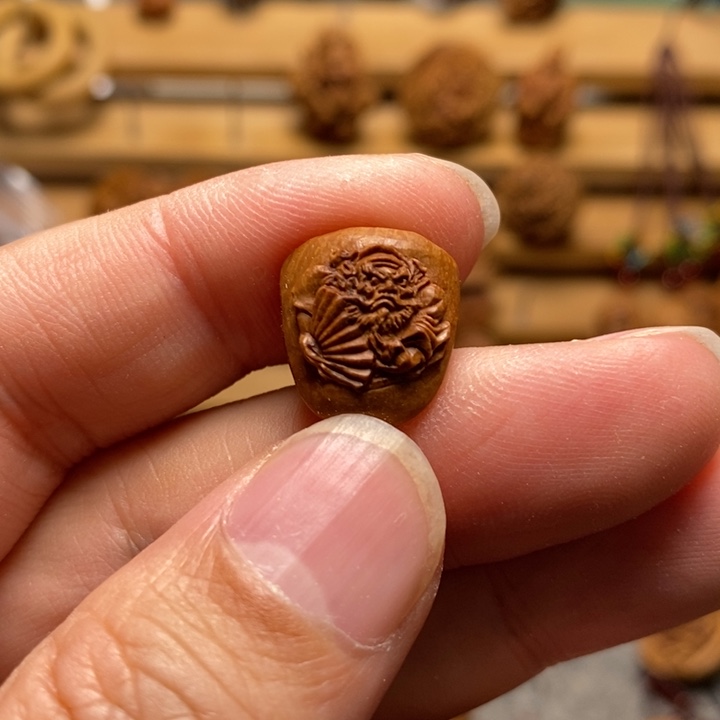 桃核雕刻钟馗小三通