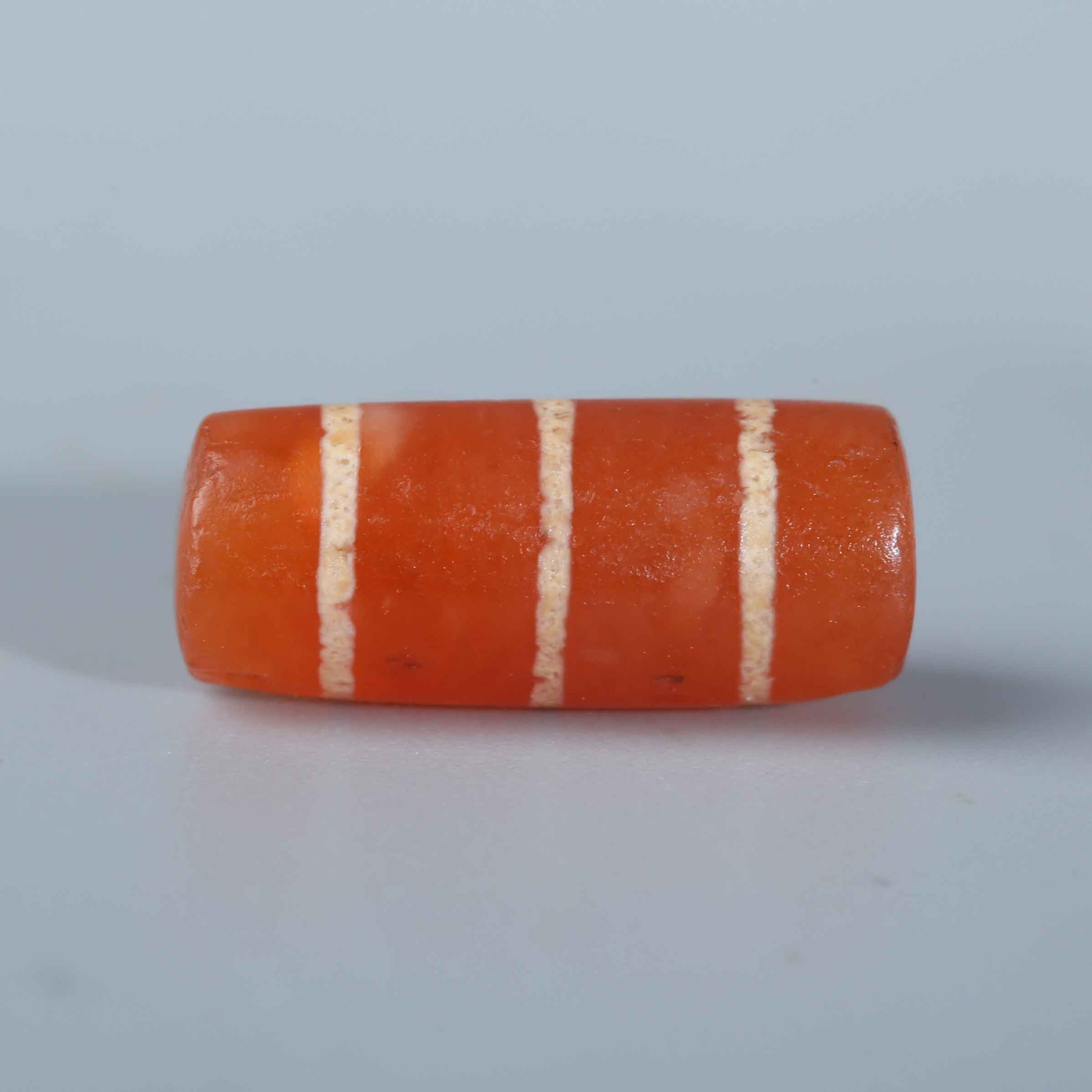 H13-407  东南亚pyu时期三线蚀花玛瑙红玉髓管珠  5.4*12.8mm 