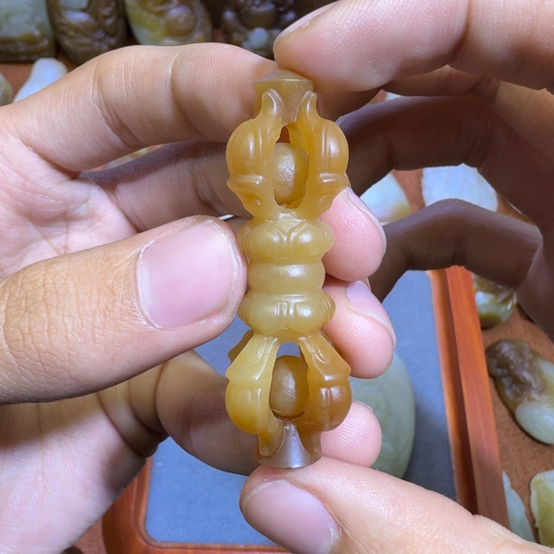 ****生和田玉未镶嵌颈饰
