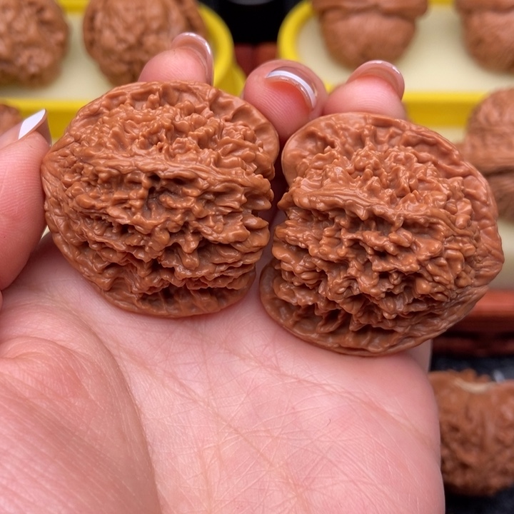 文玩核桃吊坠39老树红皮满天星