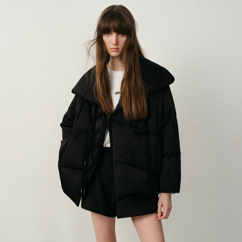 U/TI黑色大翻领羽绒服女冬季新款复古盘扣宽松显瘦保暖短款面包服