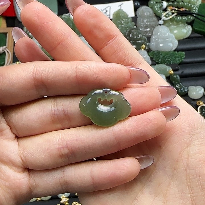 颈饰未镶嵌和田玉