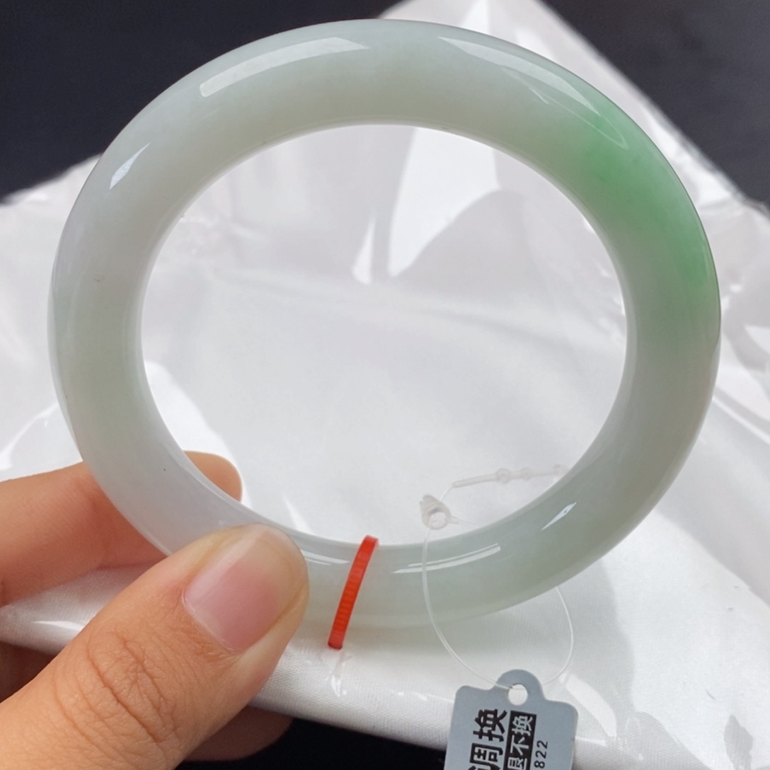翡翠未镶嵌手镯（圆镯）