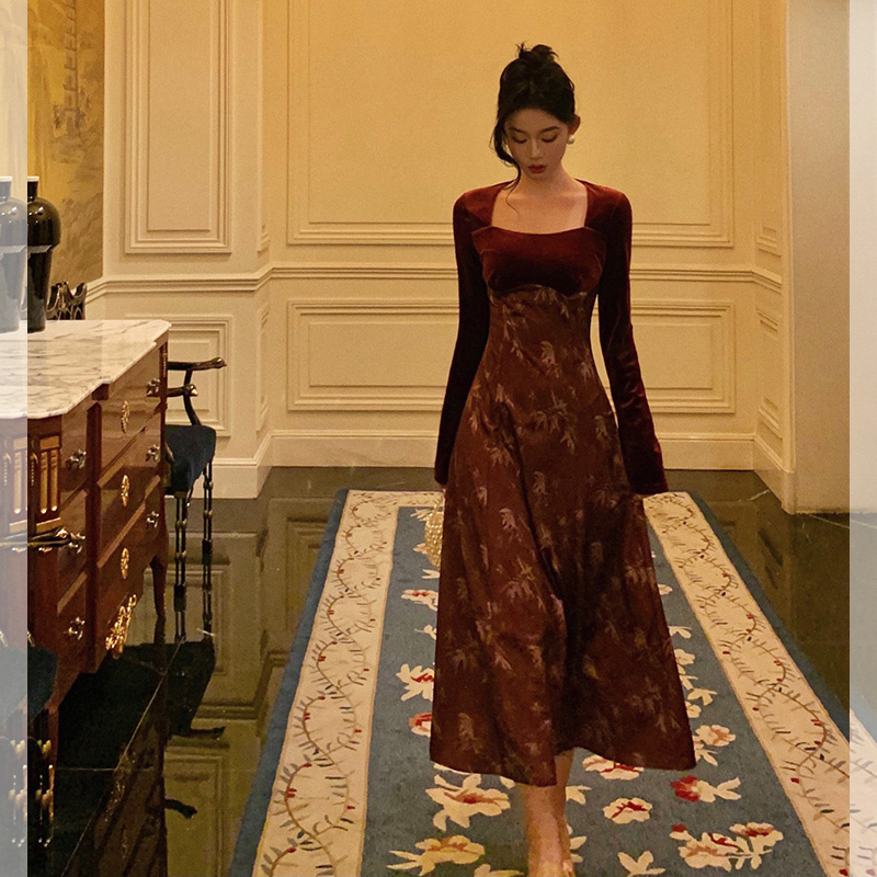 591新中式丝绒拼接连衣裙女2024早秋新款复古风气质收腰长裙3261